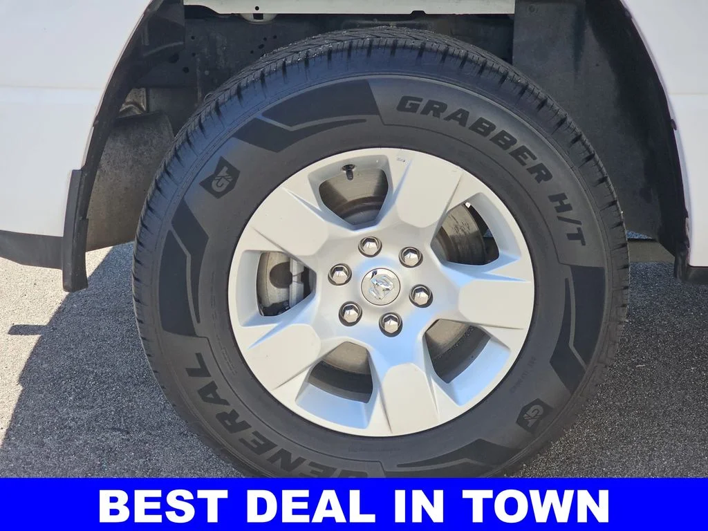 Used 2023 White Ram Big Horn/Lone Star image 37