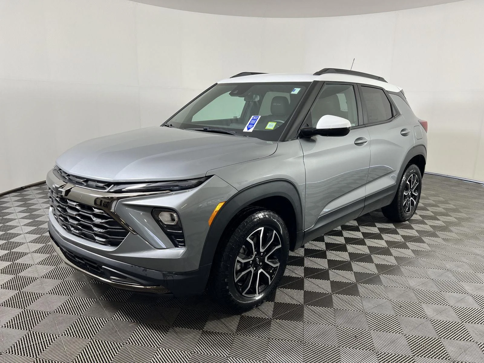 Used 2025 Sterling Gray Metallic Chevrolet ACTIV image 7