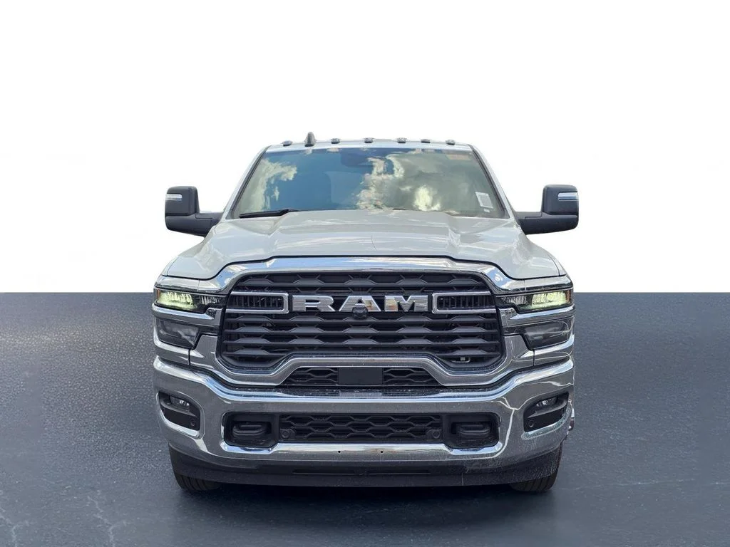 New 2026 Bright White Clear-Coat Exterior Paint RAM Tradesman image 2