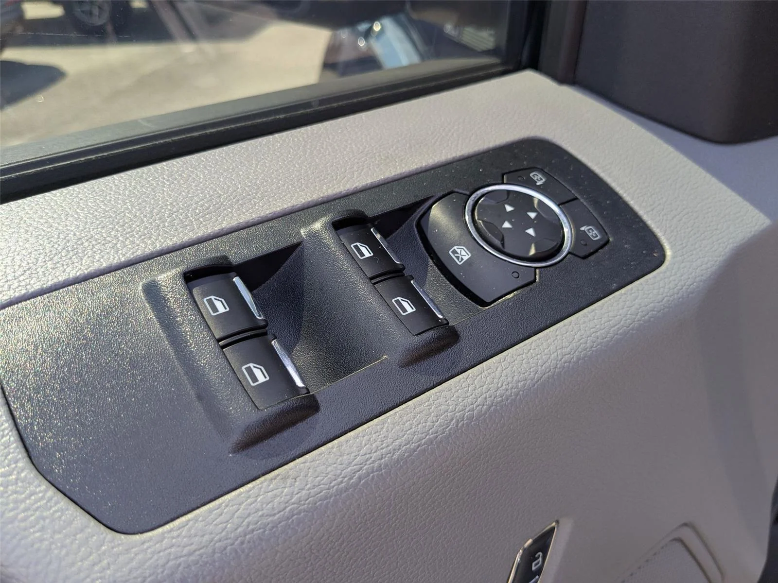 Used 2018 Blue Jeans Metallic Ford XLT image 12