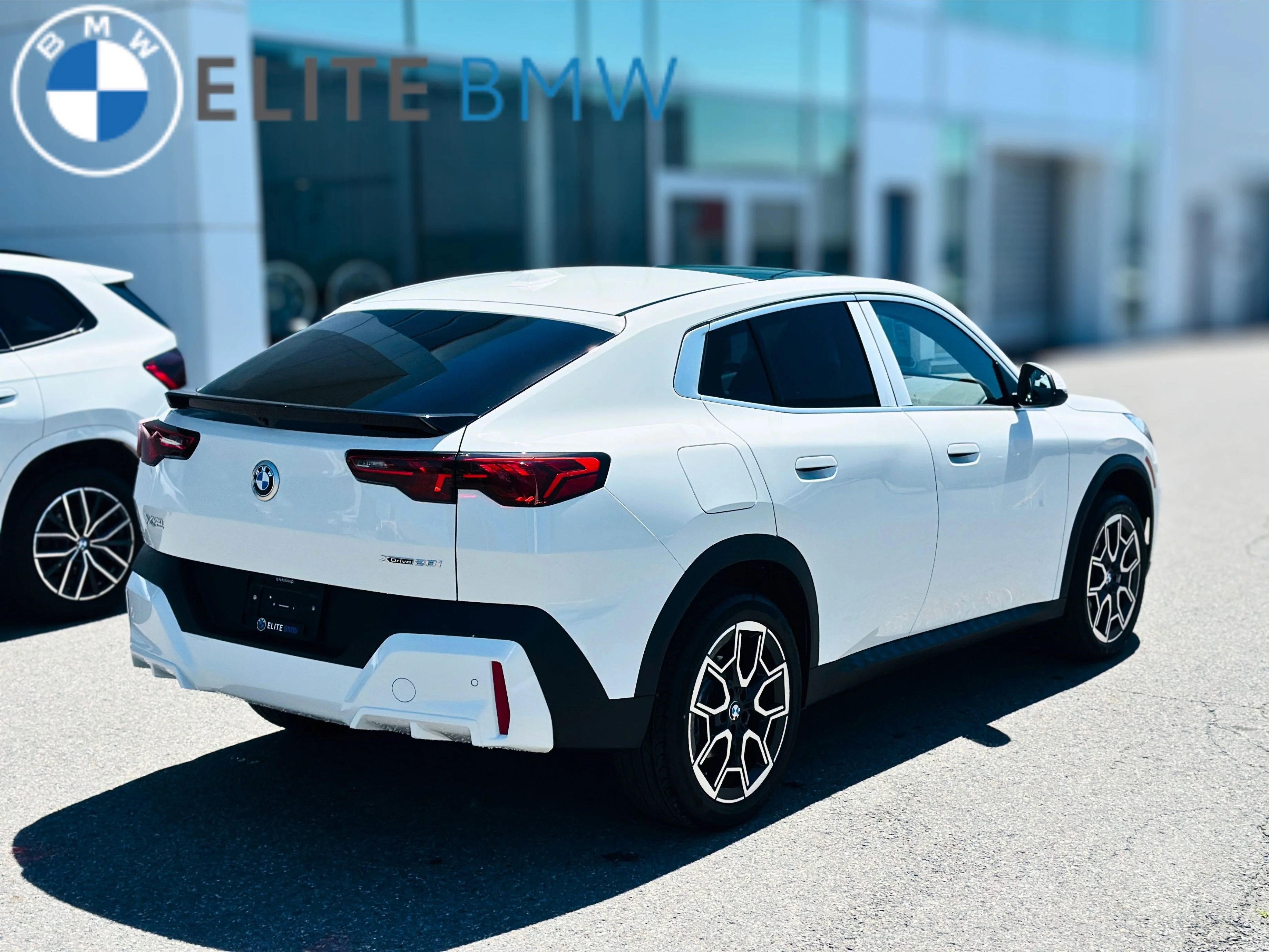 Used 2026 Mineral White Metallic BMW xDrive28i image 42