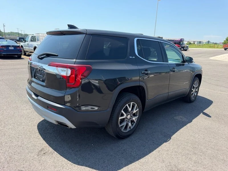 Certified Used 2020 Carbon Black Metallic GMC SLE image 5