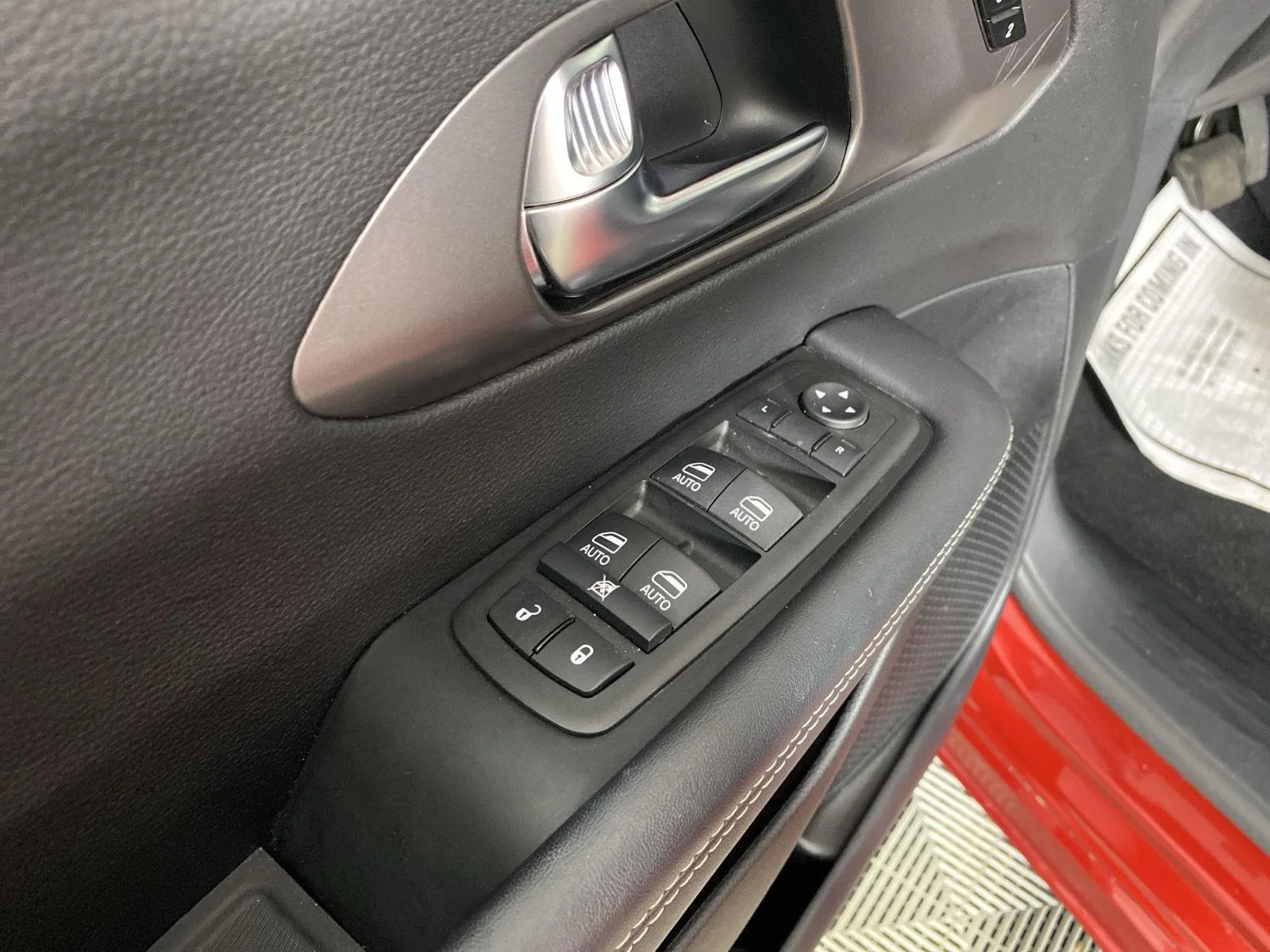 Used 2025 Red Hot Pearlcoat Chrysler Select image 21