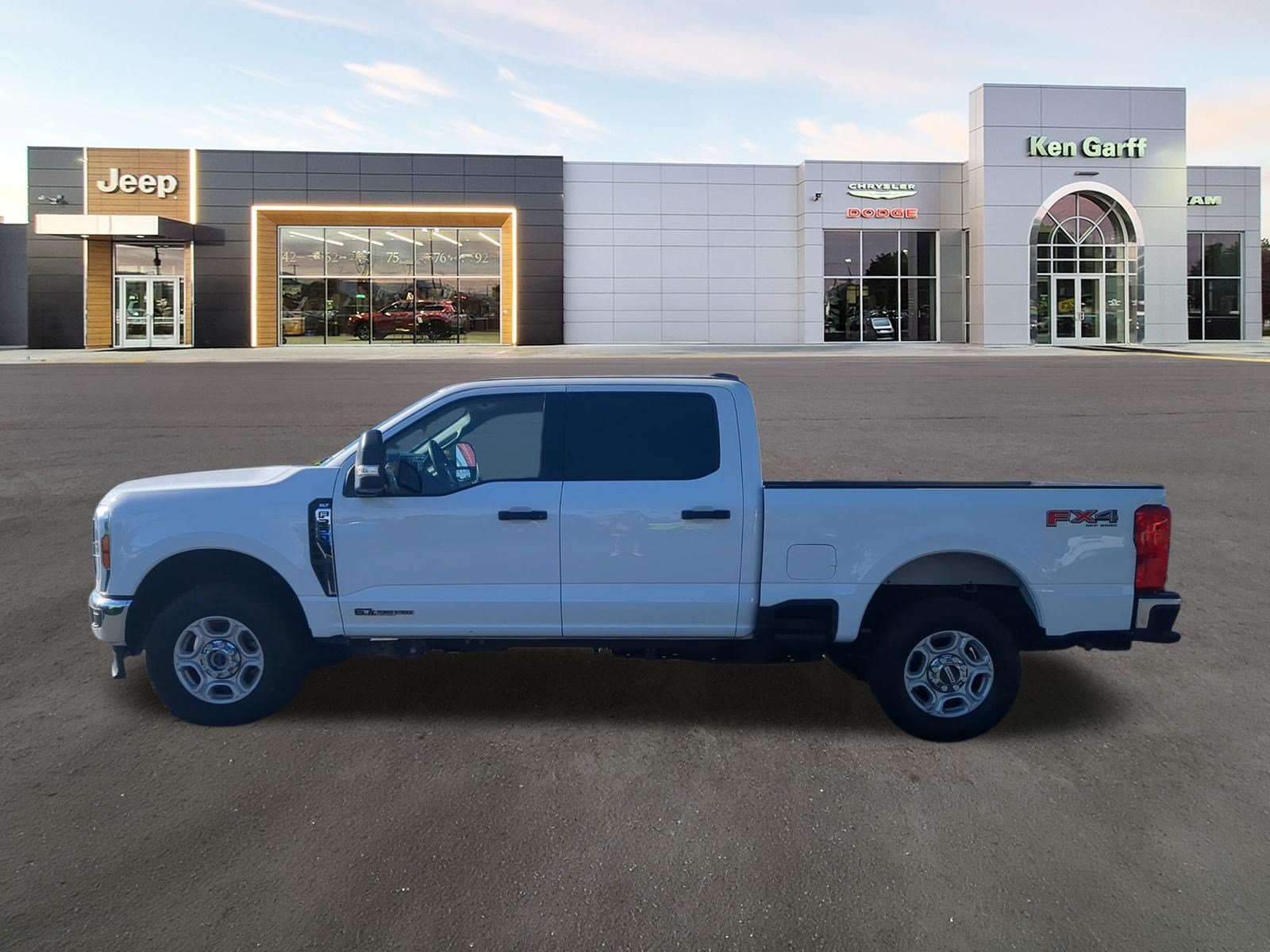 Used 2025 Oxford White Ford XLT image 8