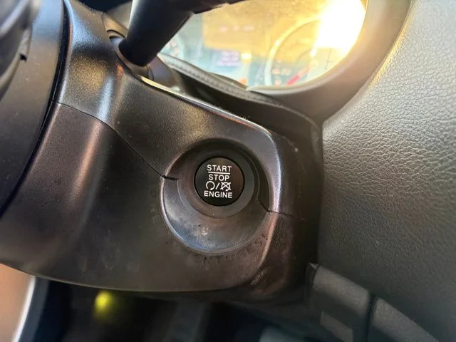 Used 2019 Black Jeep Latitude image 22