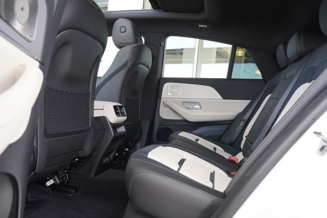 New 2026 MANUFAKTUR Moonlight White Metallic Mercedes-Benz AMG® GLE 53 4MATIC+ Coupe image 37