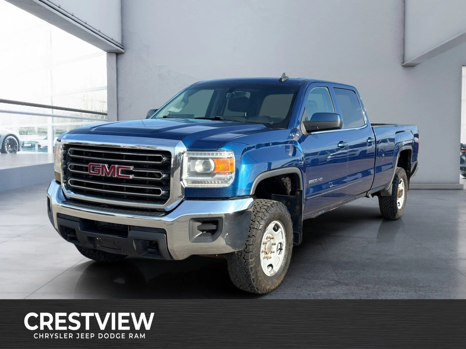 Used 2017 Blue GMC SLE image 1