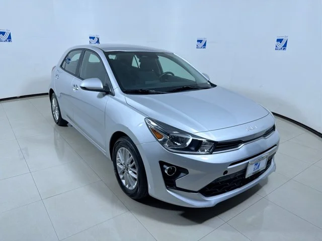 Used 2023 SILKY SILVER Kia S image 2