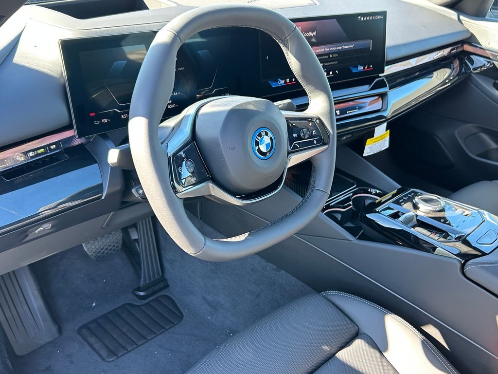 New 2027 Dark Graphite Metallic BMW eDrive40 image 13
