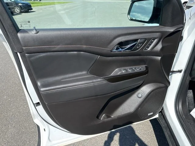 Used 2021 White GMC AT4 image 14