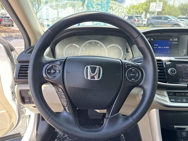 Used 2015 White Honda EX-L image 30