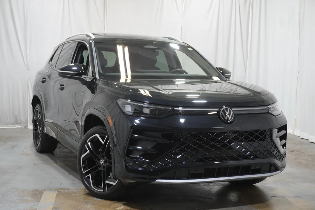 Certified Used 2025 Black Volkswagen 2.0T SEL R-Line image 7