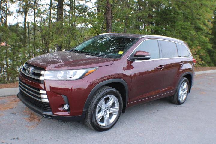 Used 2019 Ooh La La Rouge Mica Toyota Limited image 6