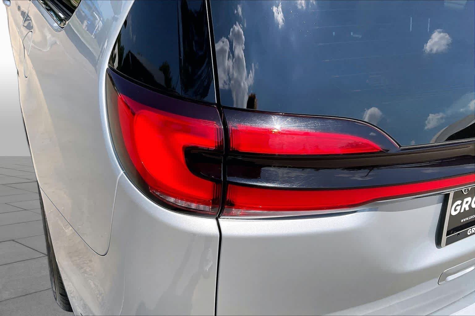 Used 2024 Silver Mist Clearcoat Chrysler Touring L image 28