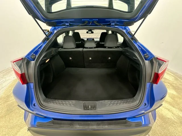 Used 2018 Blue Toyota XLE image 20