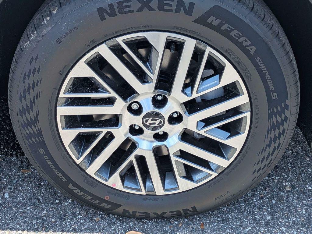 New 2026 White Hyundai SEL FWD image 11