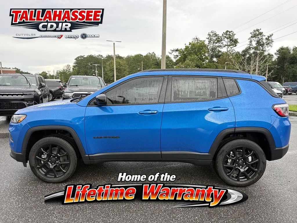 New 2026 Hydro Blue Pearl-Coat Exterior Paint Jeep Latitude image 8