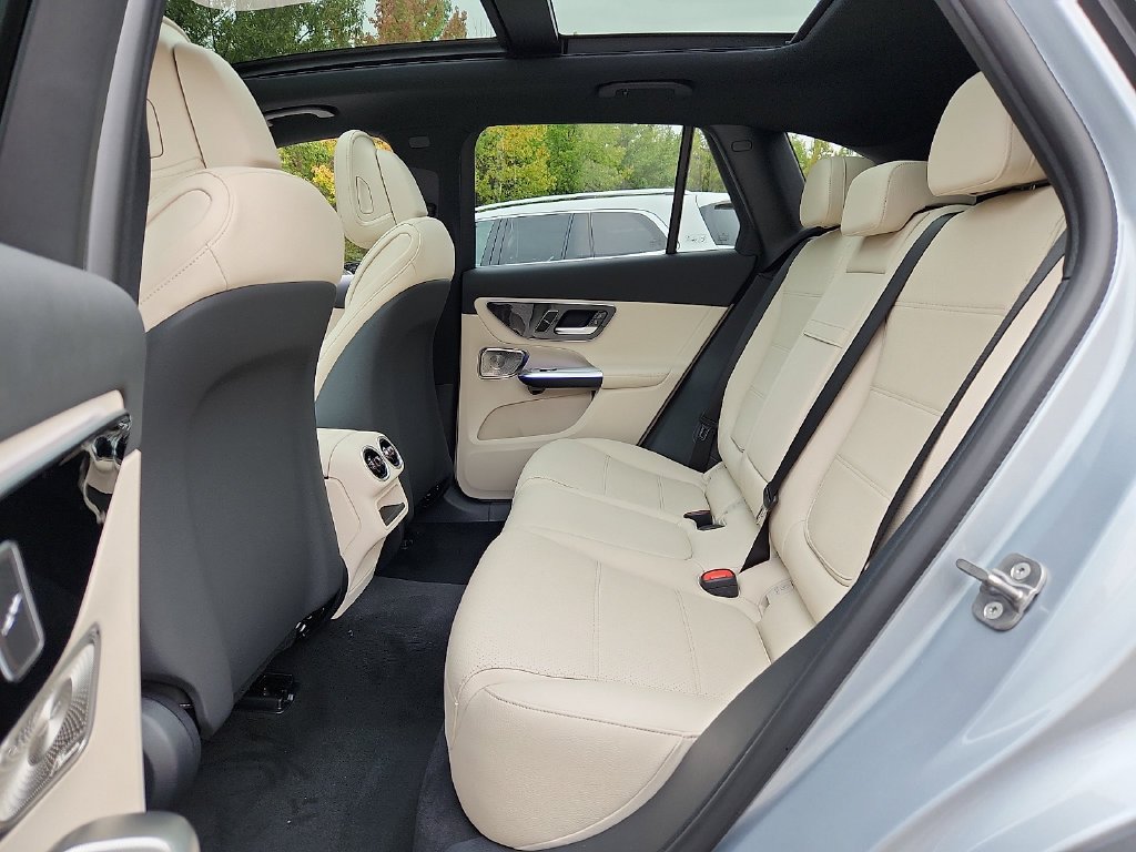 New 2027 Cirrus Silver Metallic Mercedes-Benz GLC 300 image 6