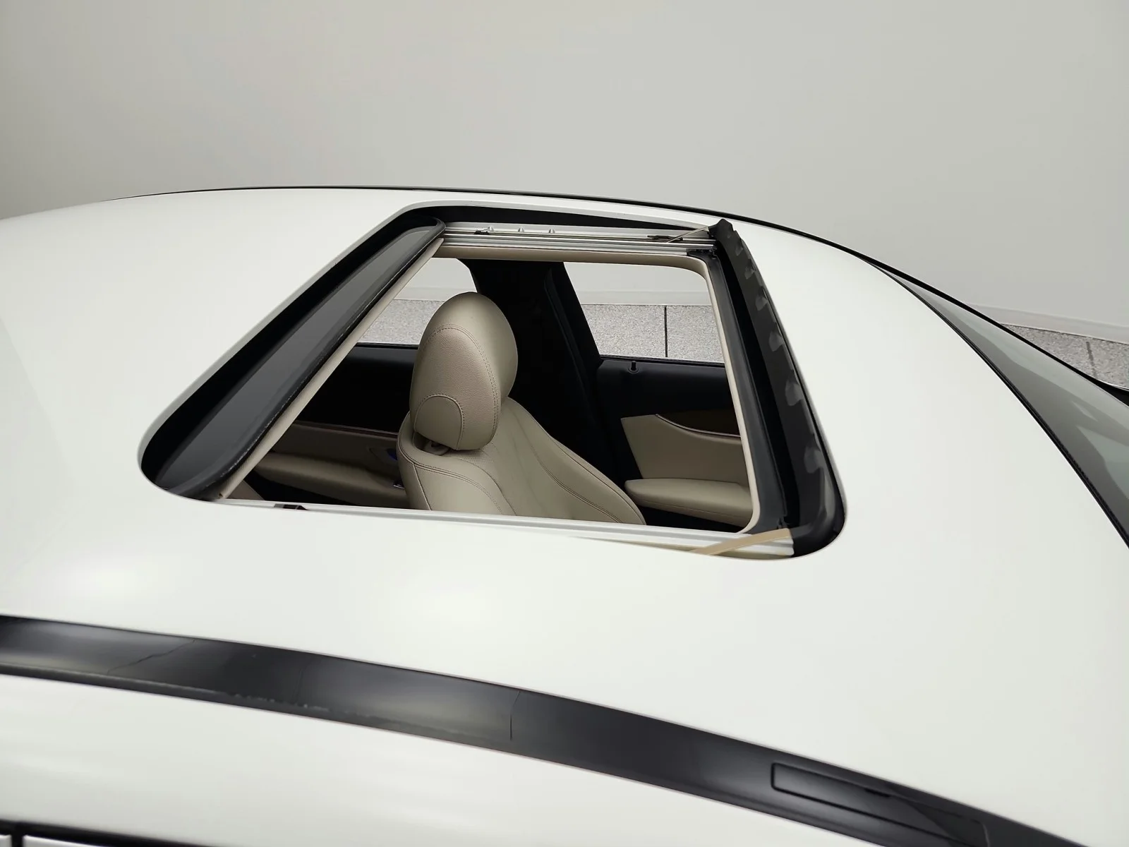Used 2018 Polar White Mercedes-Benz E 300 RWD Sedan image 17