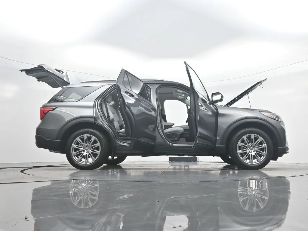New 2026 Carbonized Gray Metallic Ford Platinum™ image 55