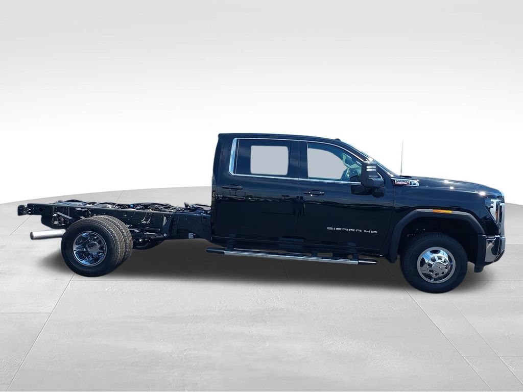 New 2026 Onyx Black GMC SLE image 9