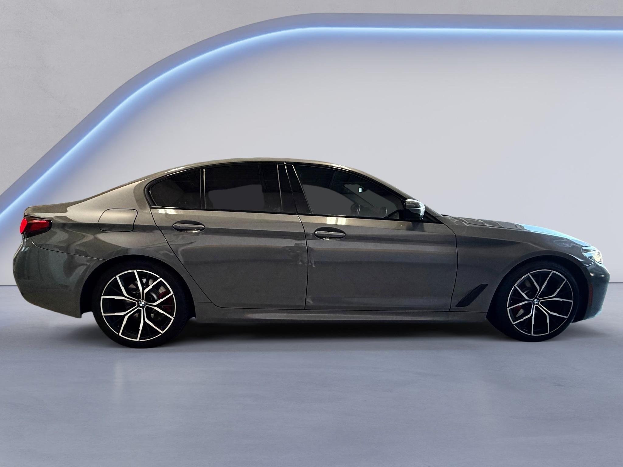 Used 2022 Bernina Grey Amber Effect Metallic BMW 530i image 5