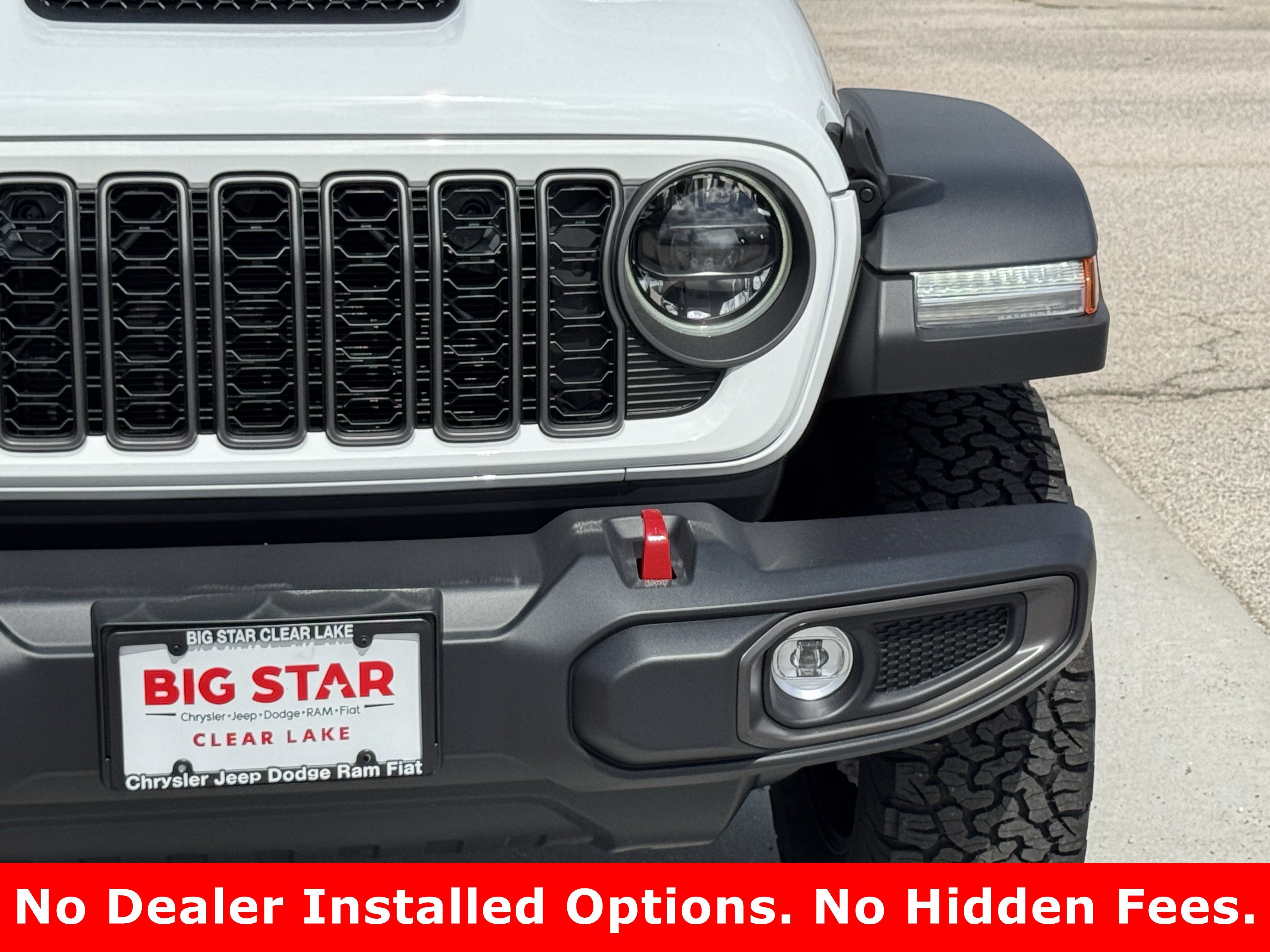 New 2026 Bright White Clear-Coat Exterior Paint Jeep Rubicon image 4