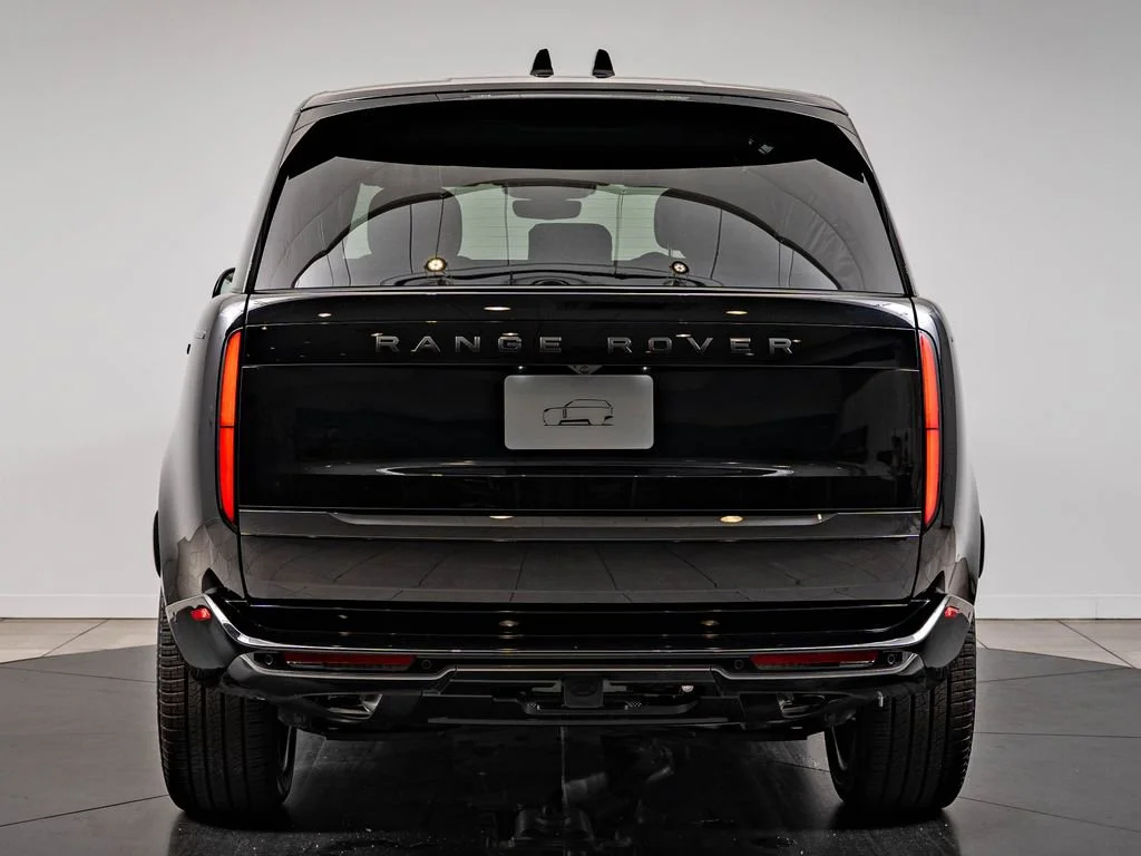 New 2026 Santorini Black Land Rover SE image 7