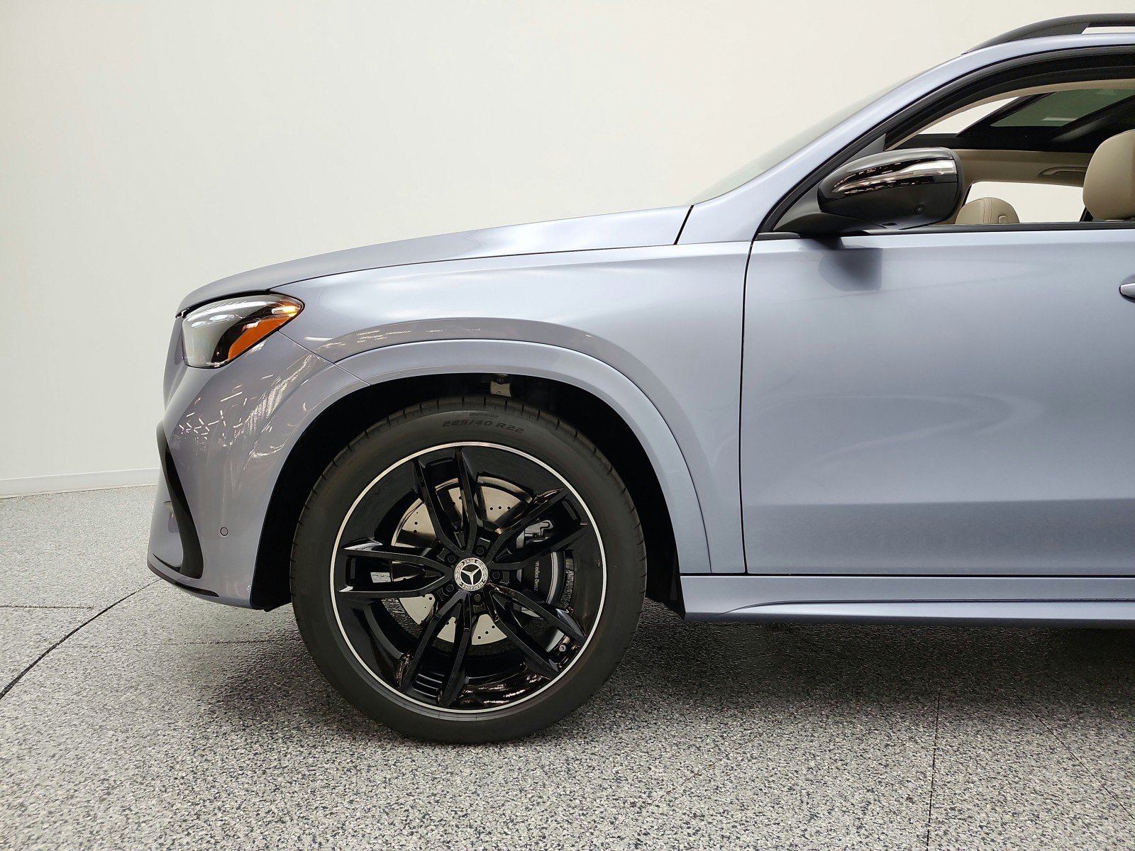 New 2026 MANUFAKTUR Cote d'Azur Light Blue Metallic Mercedes-Benz GLE 450 4MATIC® SUV image 45