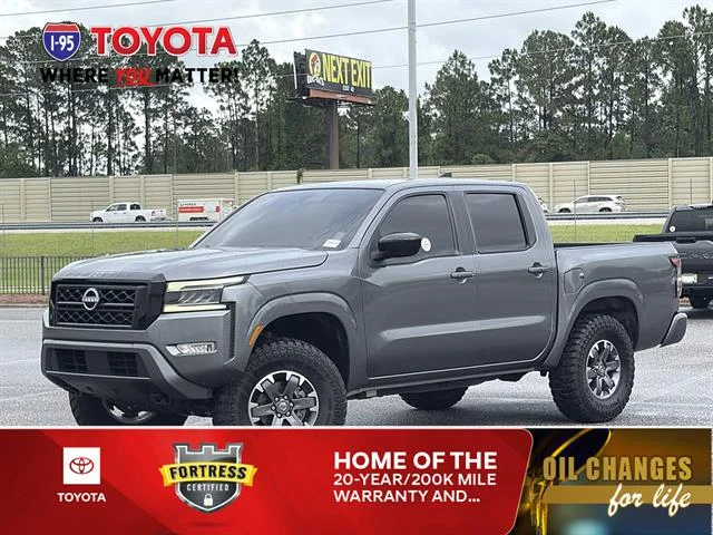 2023 Nissan Frontier SV Crew Cab 4X4 SWB's photo