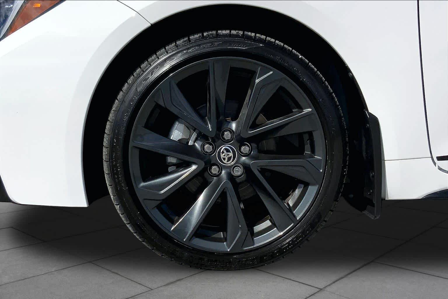 Used 2026 Ice Cap Toyota SE image 11