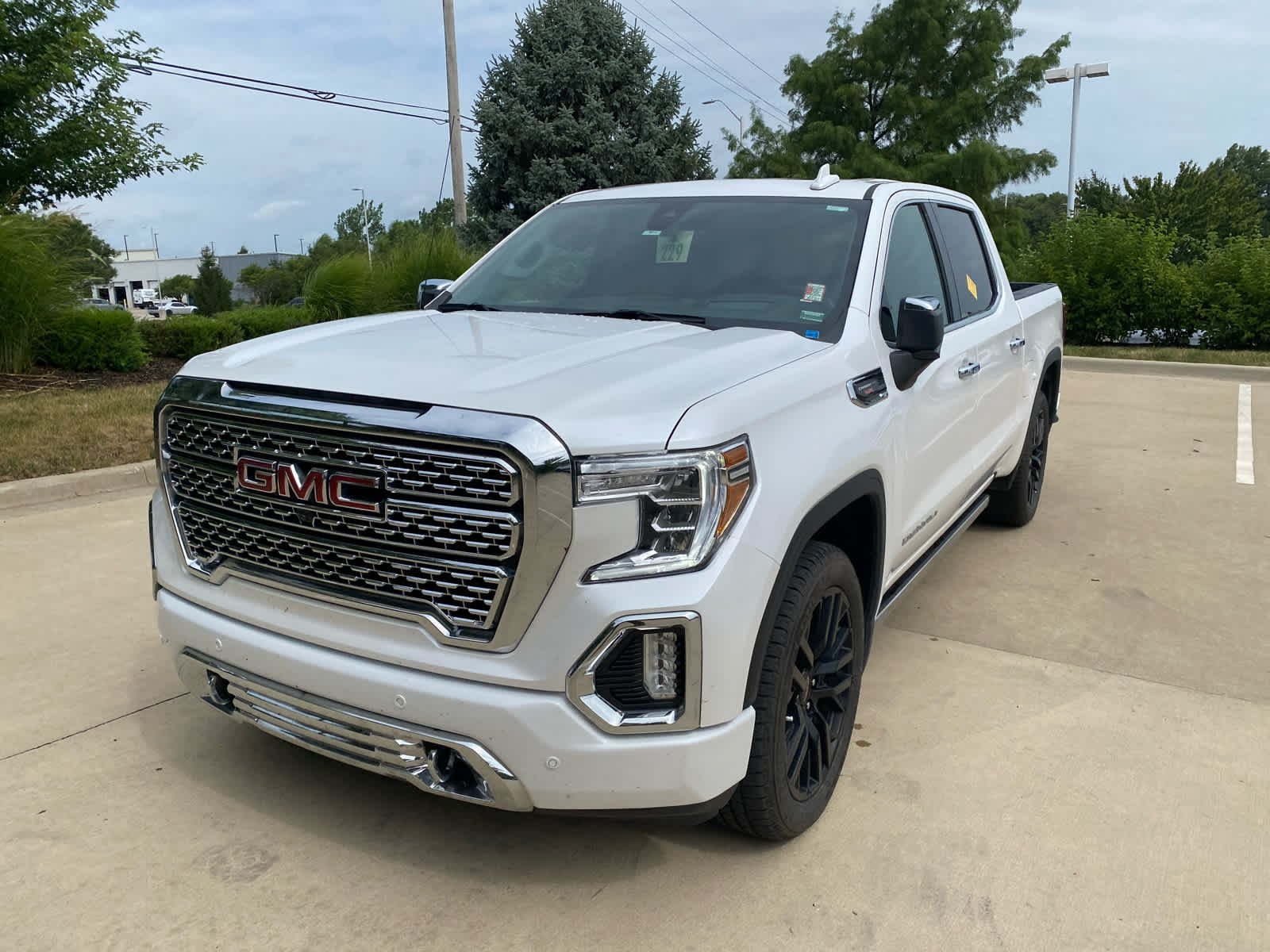 Used 2022 GMC Sierra 1500 Limited Denali with VIN 1GTU9FEL1NZ136640 for sale in Kansas City