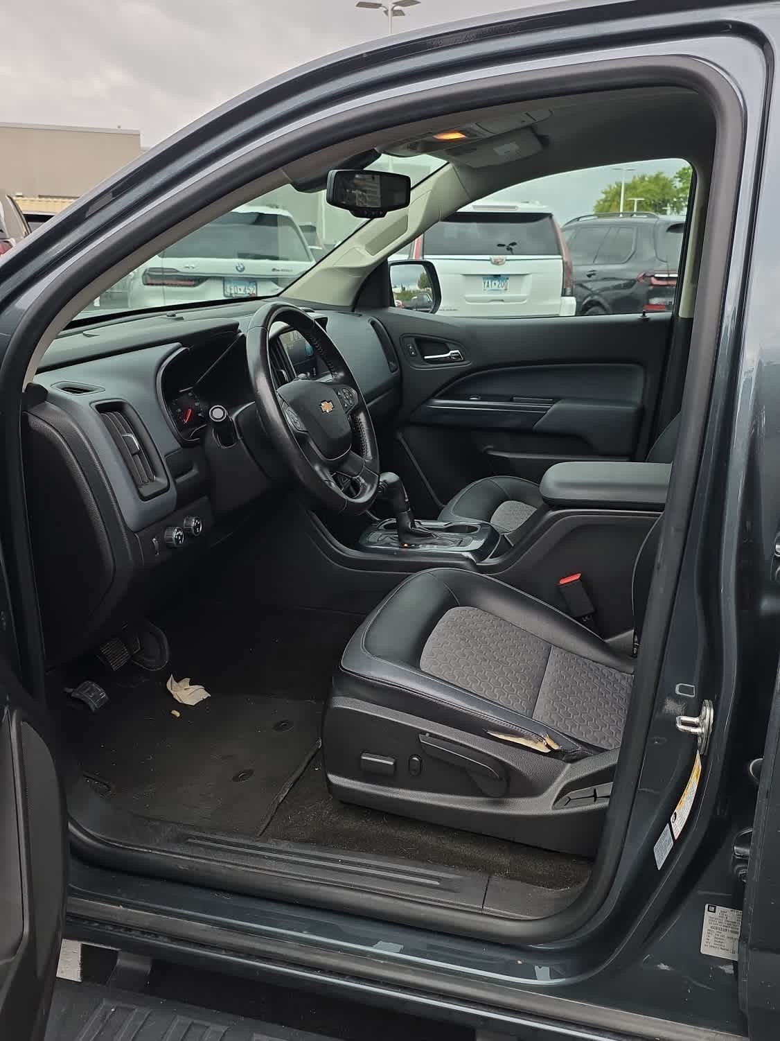 Used 2015 CYBER GRAY METALLIC Chevrolet 4WD Z71 image 5