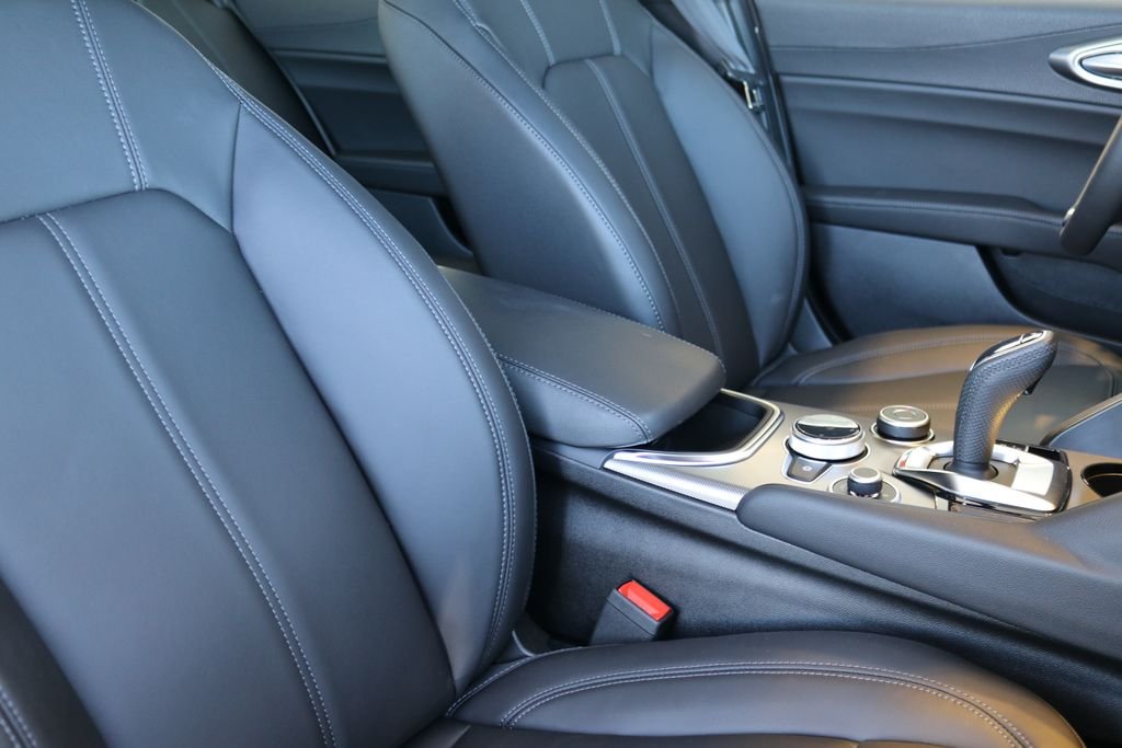 2025 Alfa Romeo Giulia Base - Photo 30