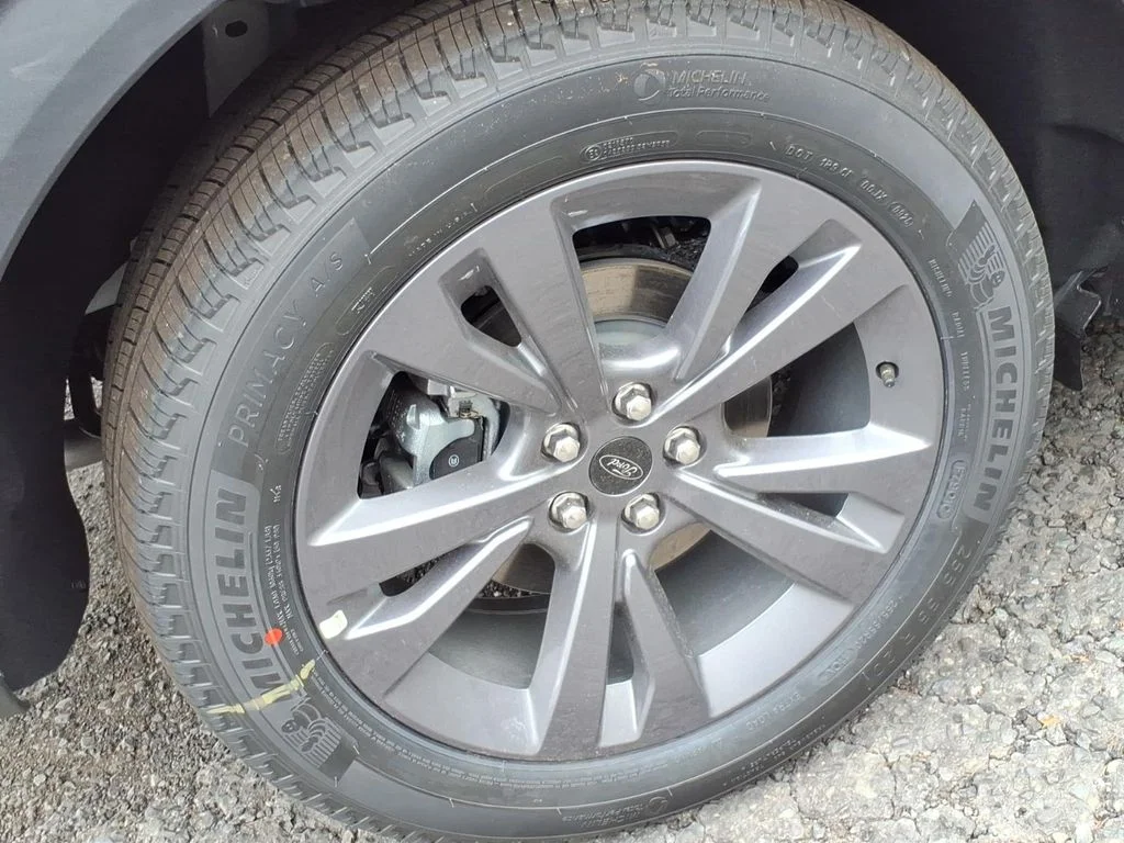 New 2026 Star White Metallic Tri-Coat Ford Active image 7