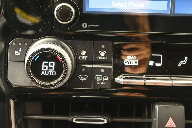 Used 2021  Toyota XLE image 24