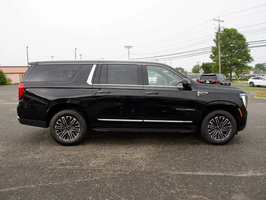 New 2026 Onyx Black GMC Elevation image 5