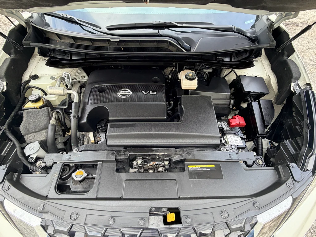 Used 2021 Pearl White Tricoat Nissan Platinum image 30