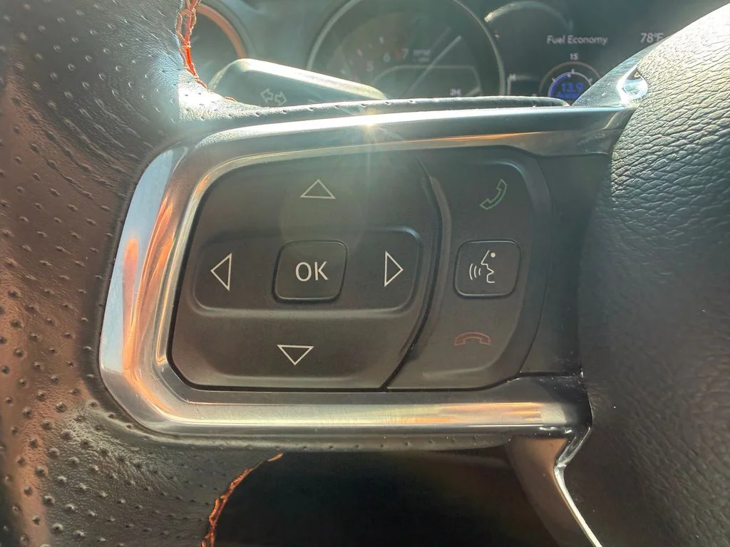 Used 2022 Silver Jeep Mojave image 18