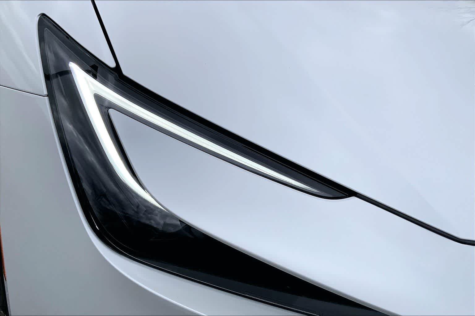 2026 Toyota Prius Plug-in Hybrid Nightshade - Photo 13