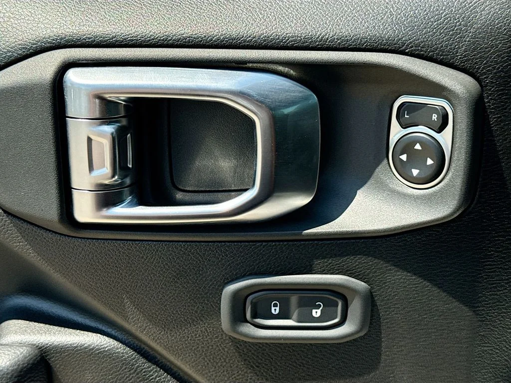 Used 2025 Gray Jeep Rubicon image 21