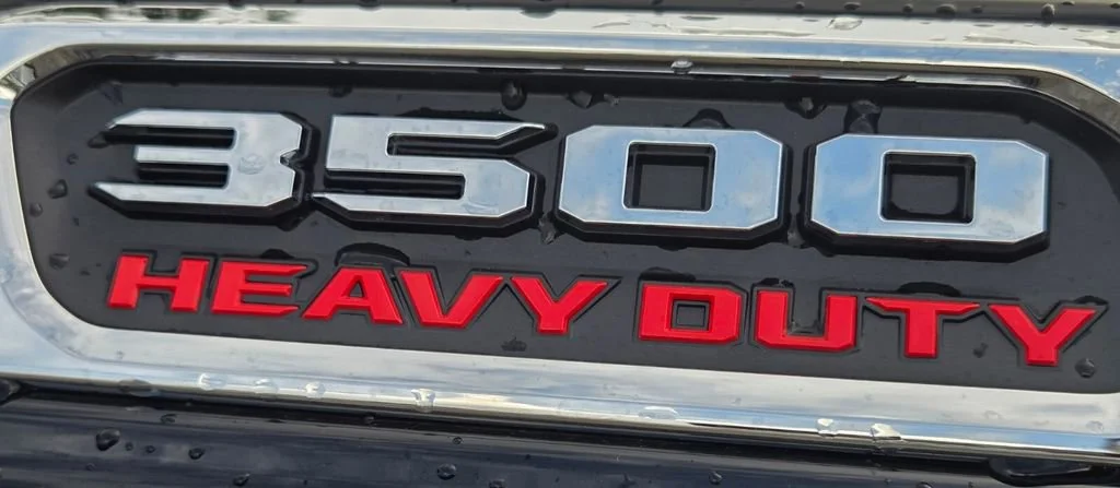 New 2026 Diamond Black Crystal Pearl-Coat Exterior Paint RAM Laramie image 7