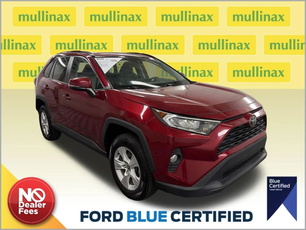 2021 Toyota RAV4 XLE FWD's photo
