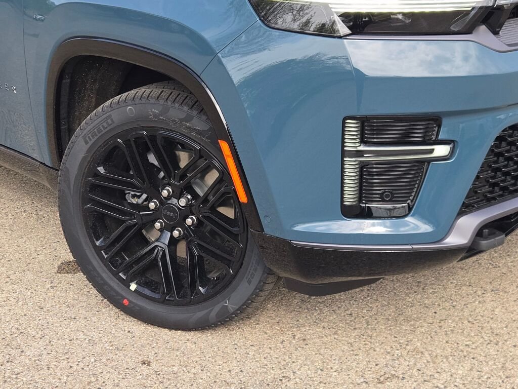 New 2026 Steel Blue Exterior Paint Jeep Limited Reserve image 5