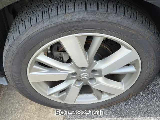 Used 2016 Black Nissan Platinum image 7