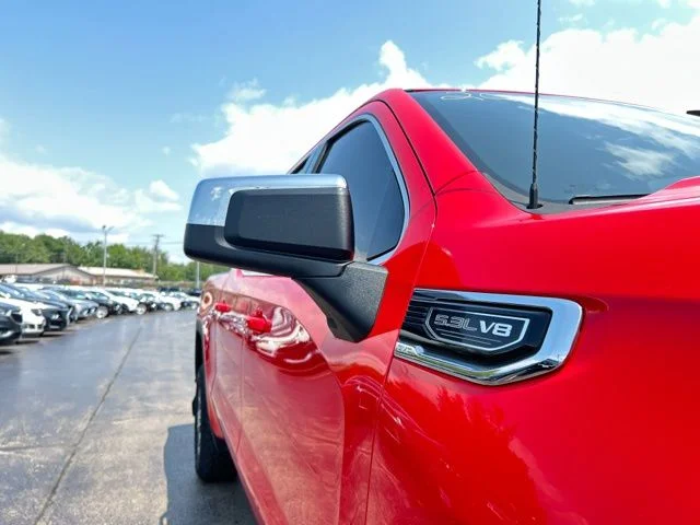 Used 2020 Cardinal Red GMC SLE image 13
