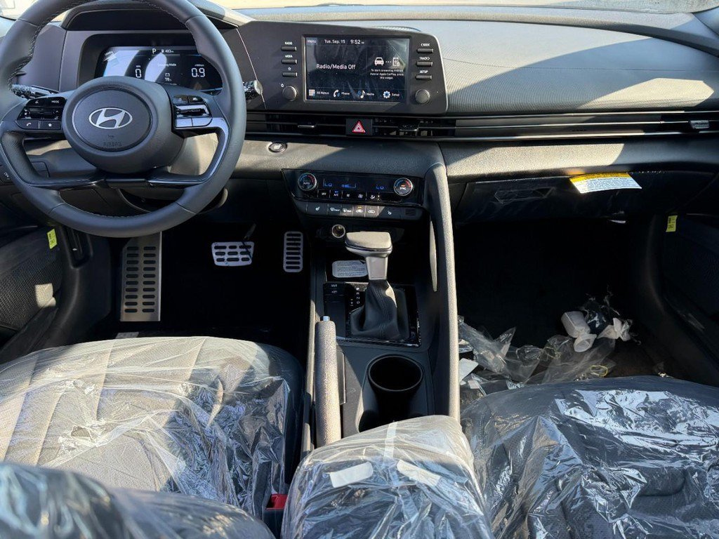 Used 2026 Gray Hyundai SEL Sport image 6