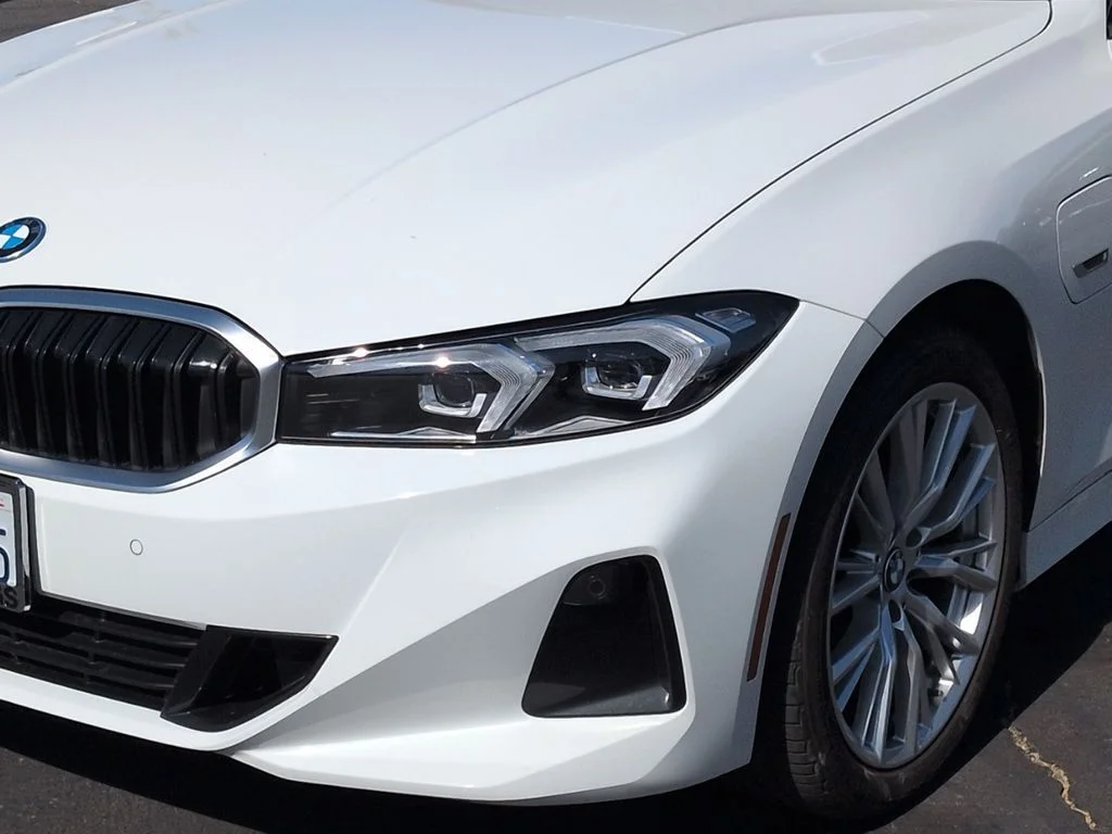 Used 2023 White BMW 330e iPerformance image 8