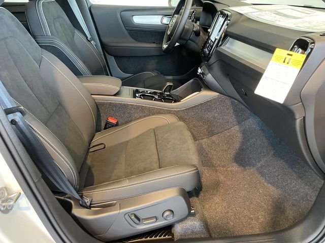 2026 Volvo XC40 Ultra Black Edition - Photo 21