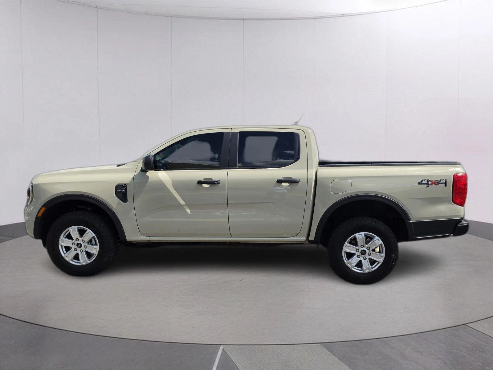 Used 2025 Desert Sand Ford XL image 2